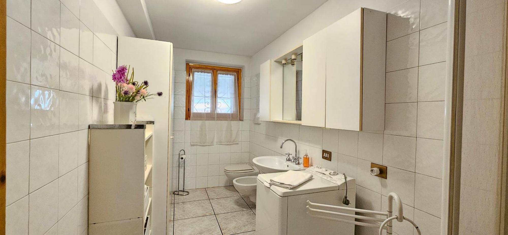 Appartamento Con Ingresso Autonomo, Giardino Privato E Portico Introbio Εξωτερικό φωτογραφία